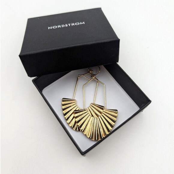 Nordstrom Women's Gold Plated Palm Leaves Earrings Fashion Jewelry Gifts - Picture 1 of 4